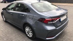 Toyota Corolla Hybrid wynajem krÃ³tkoterminowy